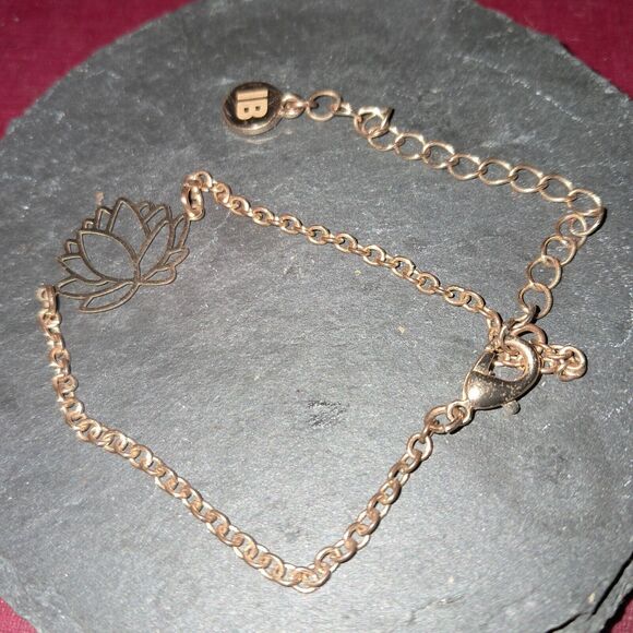 Goldtone Lotus Flower Chain Bracelet With IB On Tag - Picture 2 of 4